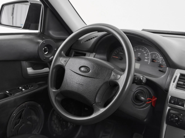 Lada (ВАЗ) Priora, I фото №10