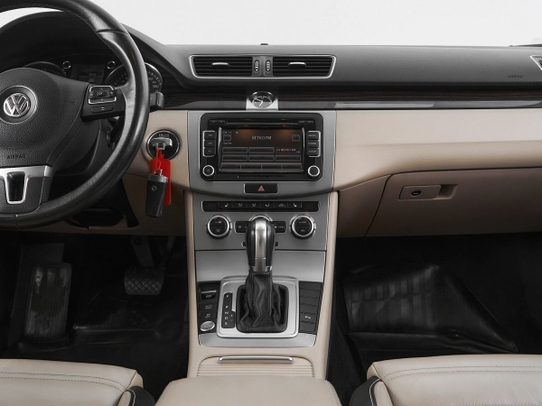 Volkswagen Passat CC, I Рестайлинг фото №15