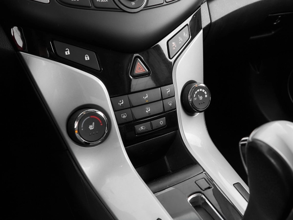 Chevrolet Cruze, I Рестайлинг фото №16
