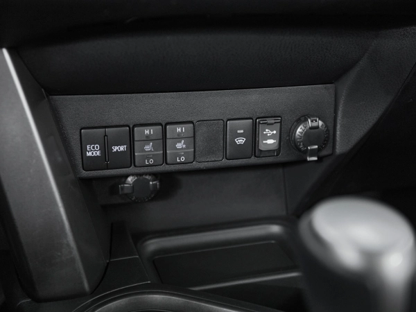Toyota RAV4, IV (XA40) Рестайлинг фото №17