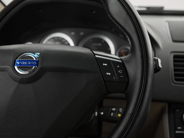 Volvo XC90, I Рестайлинг фото №12