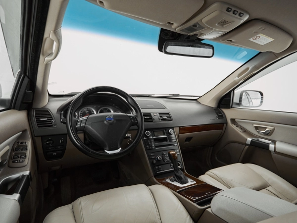 Volvo XC90, I Рестайлинг фото №7