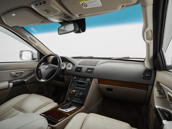 Volvo XC90, I Рестайлинг фото №9