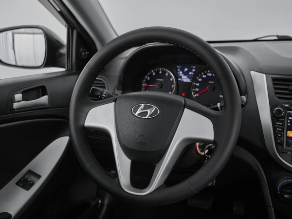 Hyundai Solaris, I фото №10