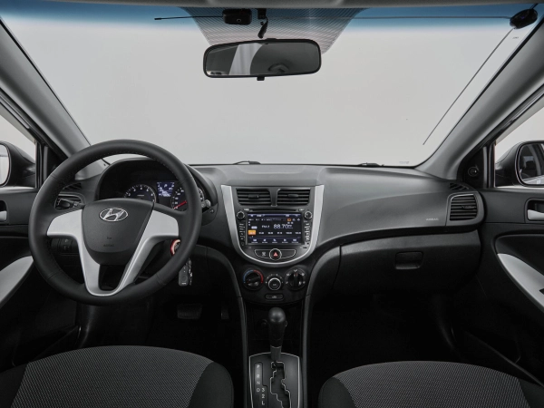 Hyundai Solaris, I фото №8