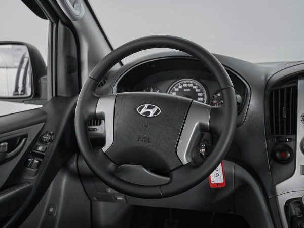 Hyundai H-1, II фото №11