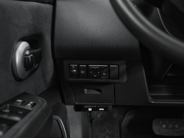 Nissan Tiida, I Рестайлинг фото №12
