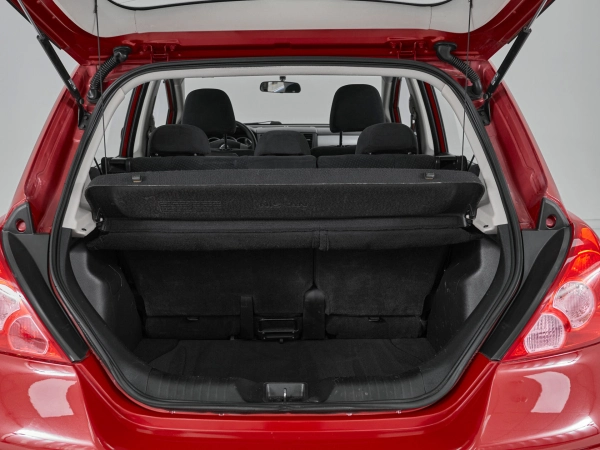 Nissan Tiida, I Рестайлинг фото №17