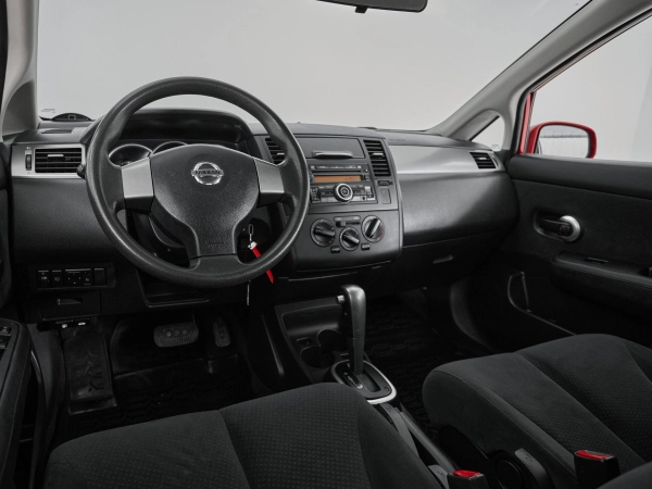 Nissan Tiida, I Рестайлинг фото №7