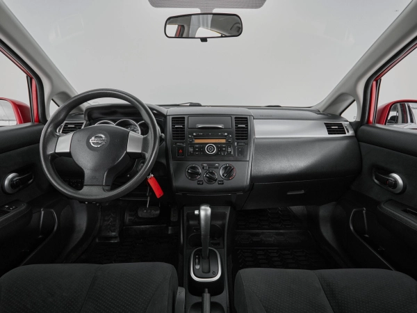 Nissan Tiida, I Рестайлинг фото №8