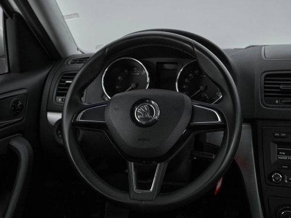 Skoda Yeti, I Рестайлинг фото №10