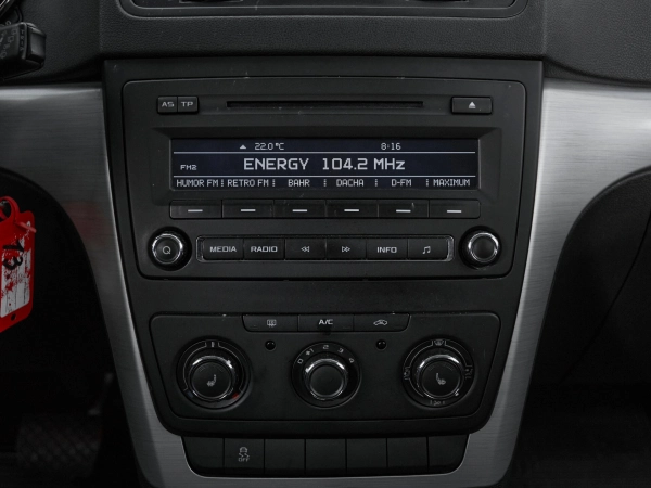 Skoda Yeti, I Рестайлинг фото №15