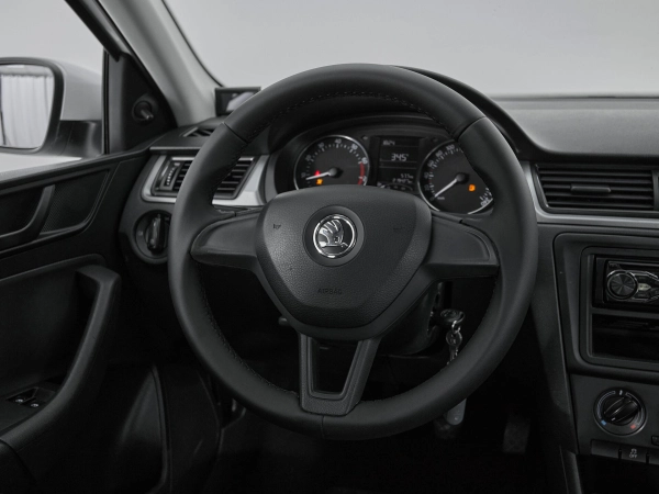 Skoda Rapid, I фото №10