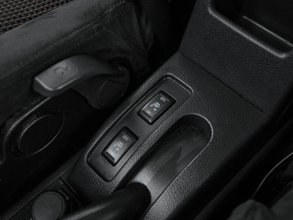 Nissan Tiida, I Рестайлинг фото №13
