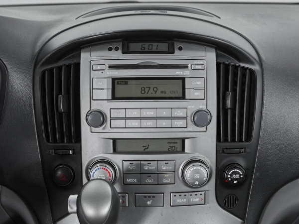 Hyundai Grand Starex, I фото №11