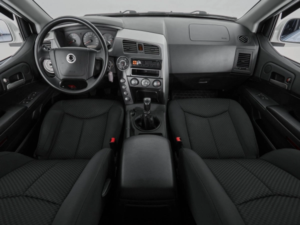 SsangYong Kyron, I Рестайлинг фото №8