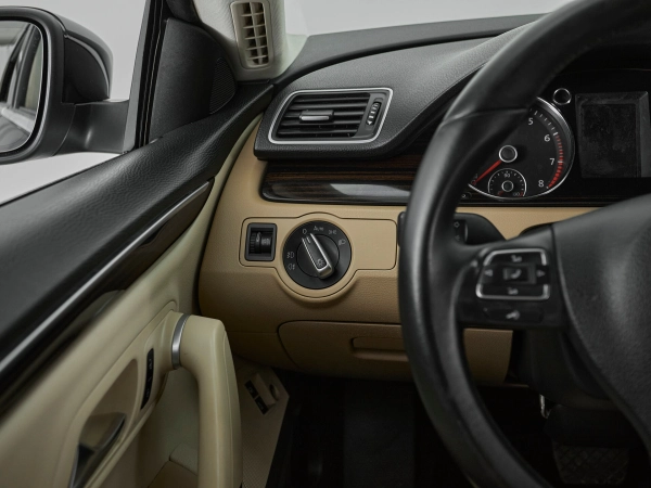 Volkswagen Passat CC, I Рестайлинг фото №13