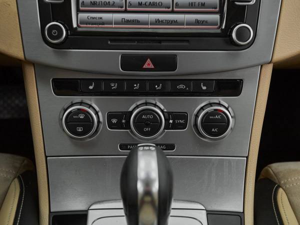 Volkswagen Passat CC, I Рестайлинг фото №17