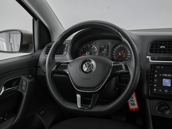 Volkswagen Polo, V Рестайлинг фото №10