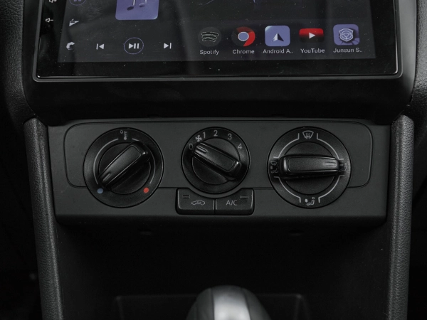 Volkswagen Polo, V Рестайлинг фото №16