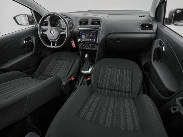 Volkswagen Polo, V Рестайлинг фото №9