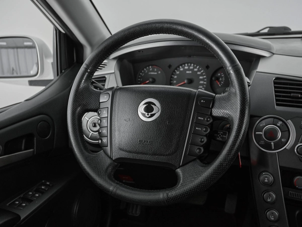 SsangYong Kyron, I Рестайлинг фото №10