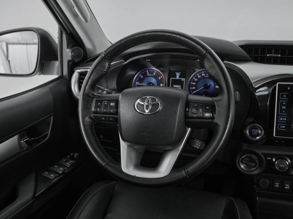 Toyota Hilux, VIII фото №10