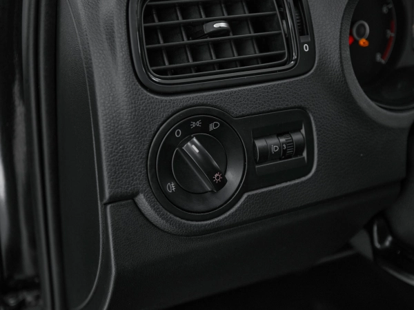 Volkswagen Polo, V Рестайлинг фото №13