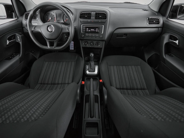 Volkswagen Polo, V Рестайлинг фото №8