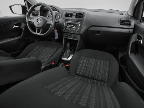 Volkswagen Polo, V Рестайлинг фото №9