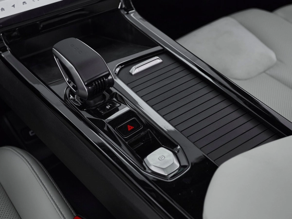 Geely Atlas, II фото №16