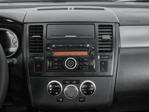 Nissan Tiida, I Рестайлинг фото №14
