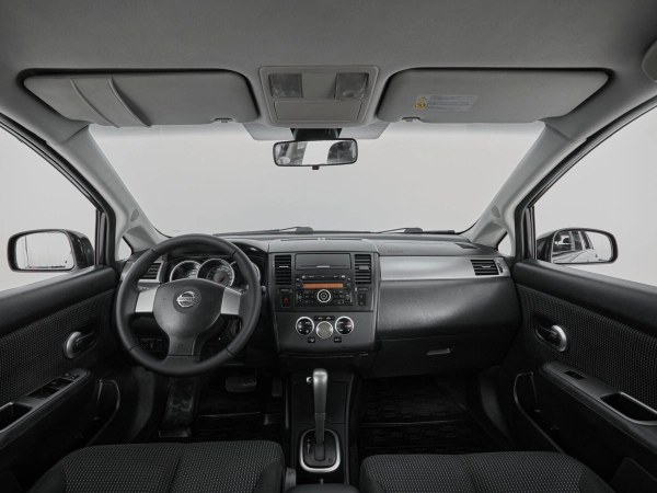 Nissan Tiida, I Рестайлинг фото №8