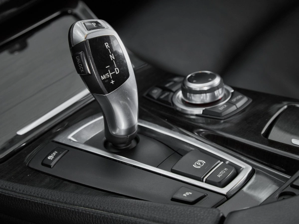 BMW 5 серии, VI (F10/F11/F07) фото №14