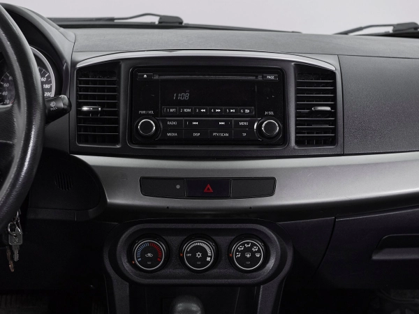 Mitsubishi Lancer, X Рестайлинг фото №11