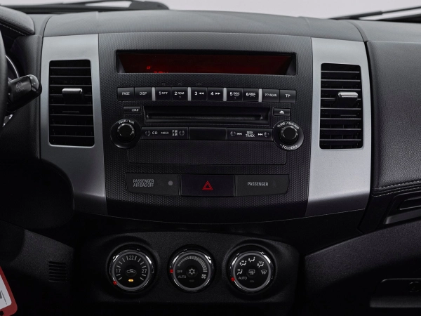 Mitsubishi Outlander, II Рестайлинг фото №11