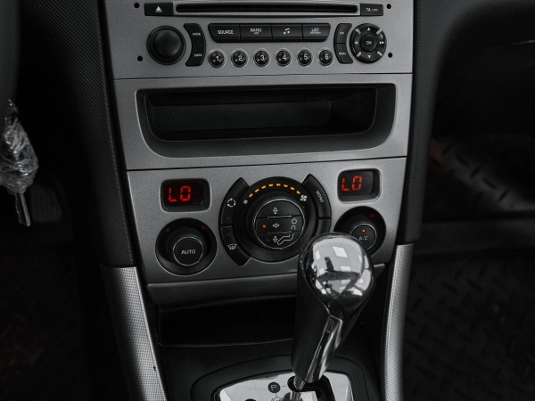 Peugeot 308, I фото №14
