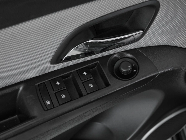 Chevrolet Cruze, I Рестайлинг фото №12
