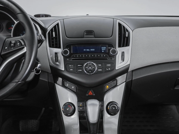 Chevrolet Cruze, I Рестайлинг фото №13