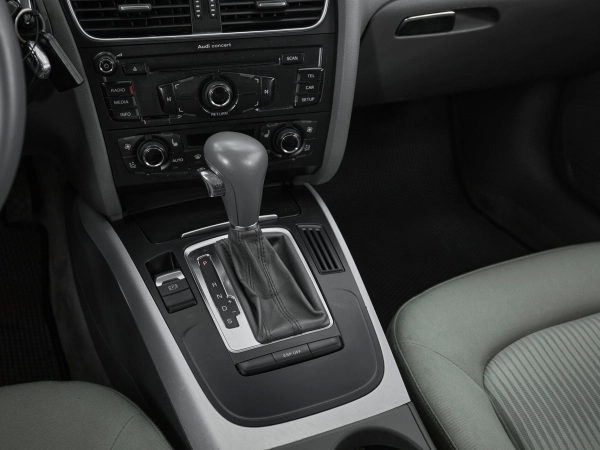 Audi A4, IV (B8) фото №17