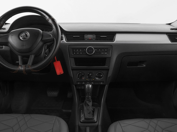 Skoda Rapid, I фото №13