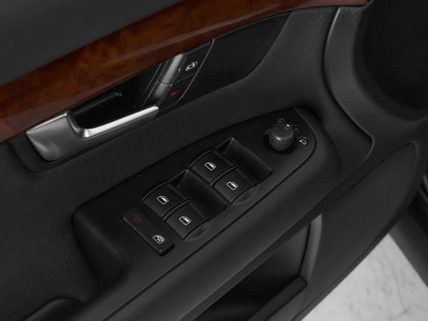 Audi A4, III (B7) фото №12