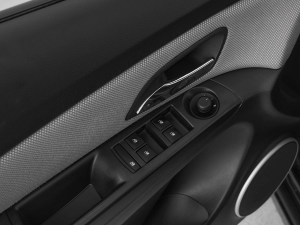Chevrolet Cruze, I Рестайлинг фото №11