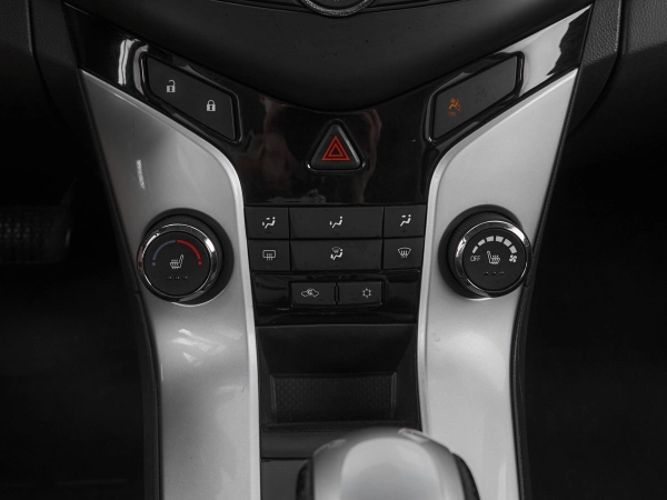 Chevrolet Cruze, I Рестайлинг фото №15