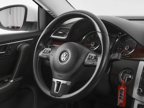 Volkswagen Passat, B7 фото №10