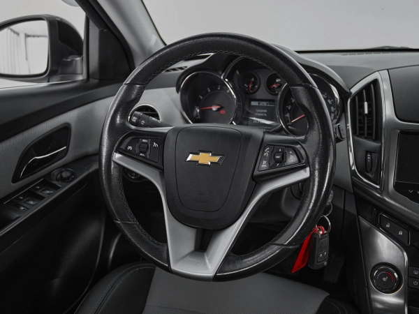 Chevrolet Cruze, I Рестайлинг фото №12