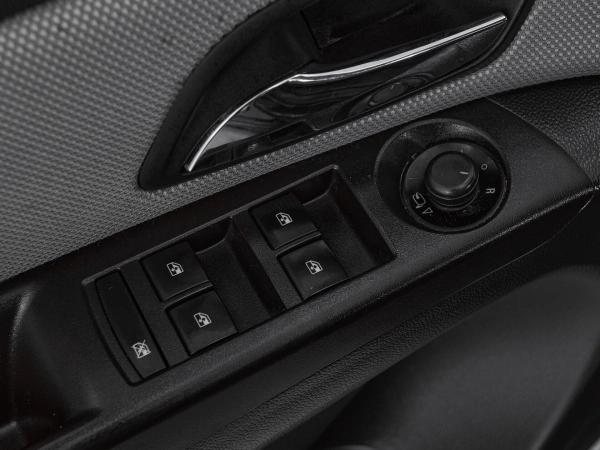 Chevrolet Cruze, I Рестайлинг фото №8