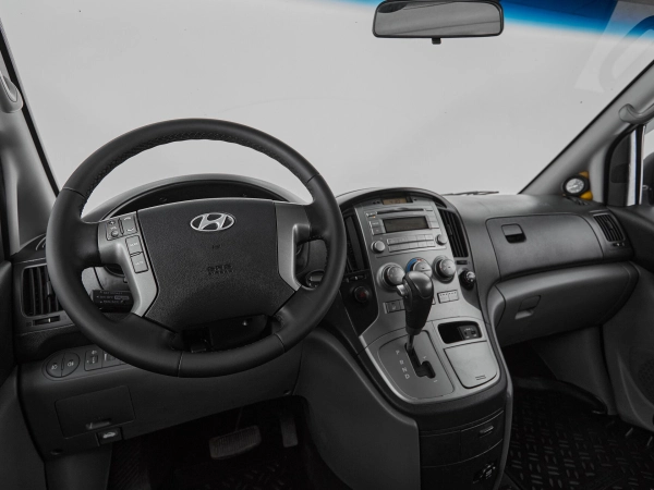 Hyundai H-1, II фото №8