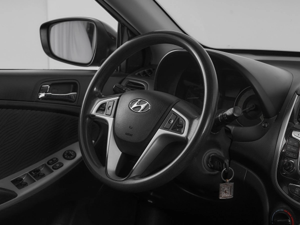 Hyundai Solaris, I фото №10