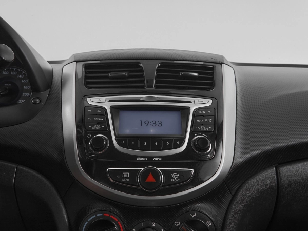 Hyundai Solaris, I фото №13